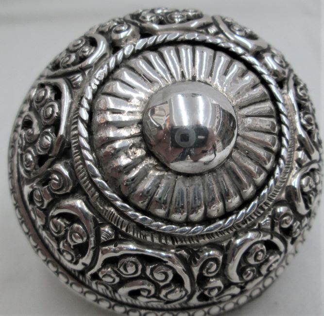 Chanukah Dreidel Silver Hammered - Image 6