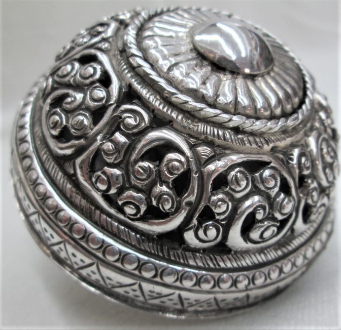 Chanukah Dreidel Silver Hammered - Image 7