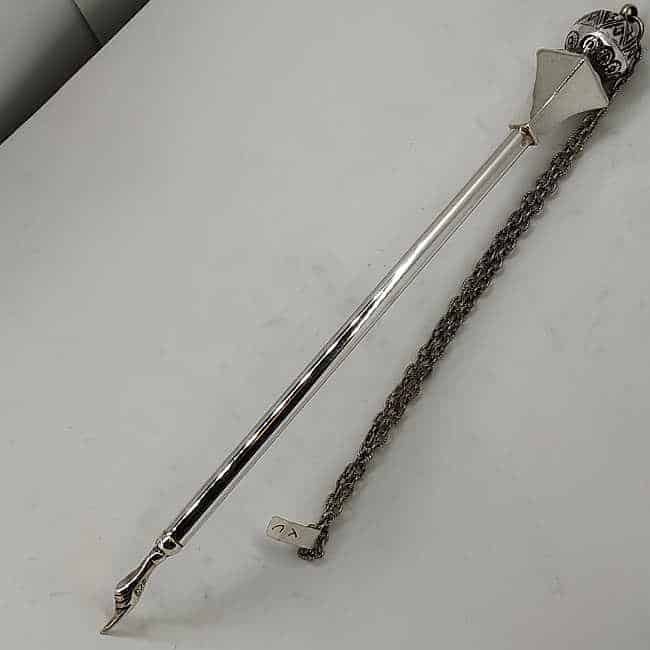 Handmade sterling silver Torah Yad pointer contemporary design.You can also order a Bar or Bat Mitzva Torah pointer with the kid’s name engraved in Hebrew .