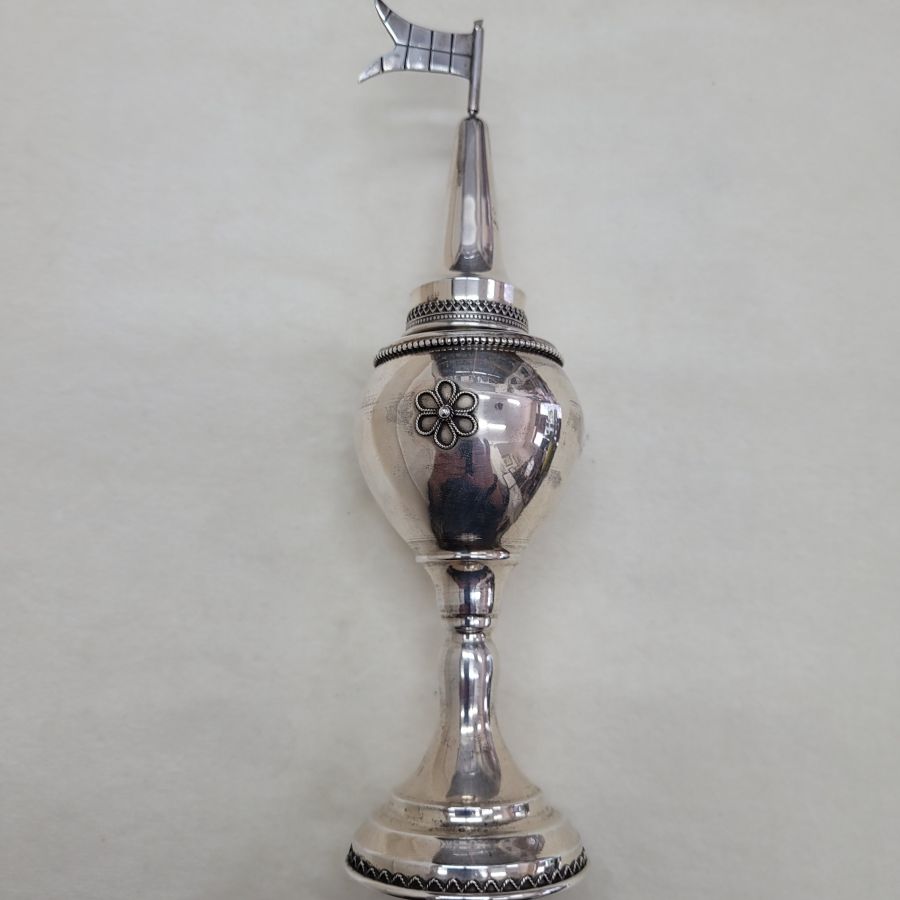 Fiddler Havdalah spice box sterling silver, fiddler on the roof box 2 floors high handmade 4.5 cm X 4.5 cm X 12.2 cm approximately.