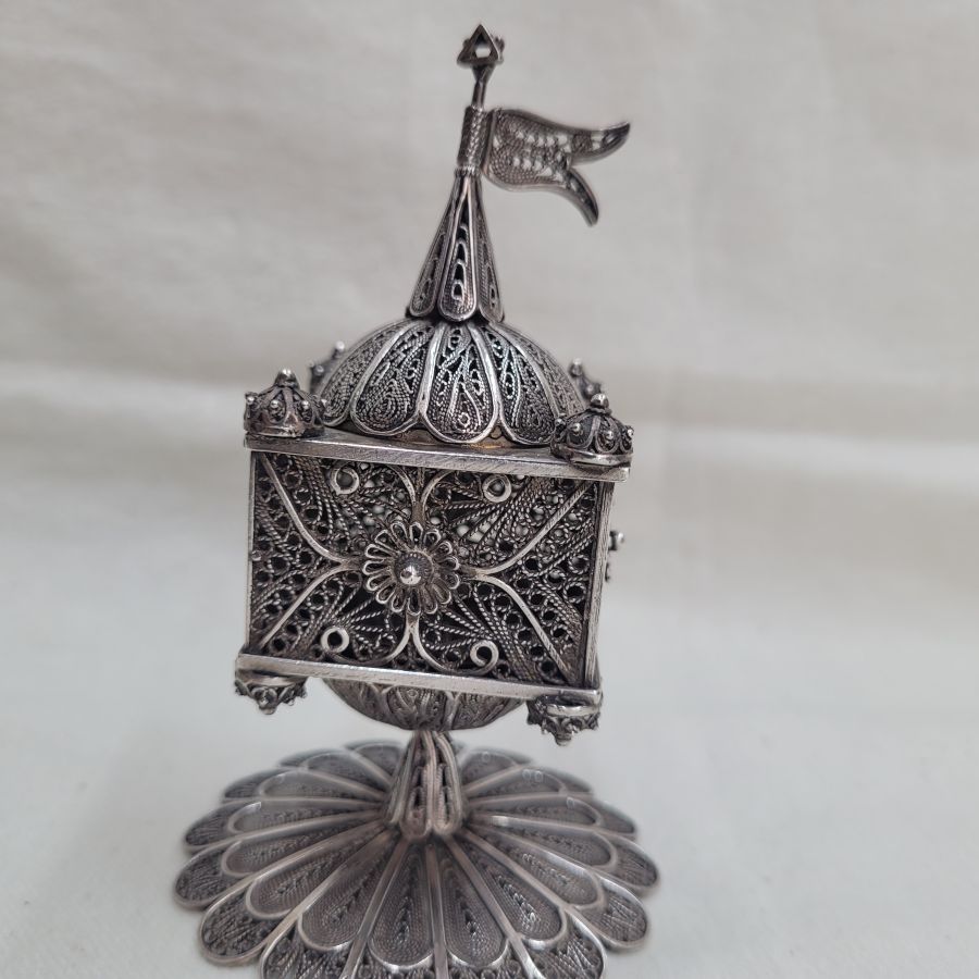 Sterling Silver tower Havdalah box fine filigree Yemenite designs. Dimension base diameter 6.2 cm X 10.7 cm approximately.