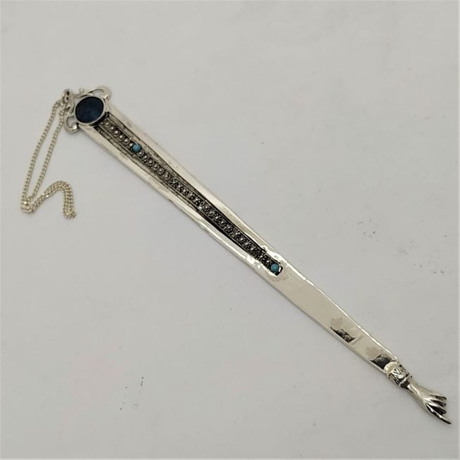 Handmade sterling silver Torah Yad pointer triangle with fine Yemenite filigree flowers set inside triangle. Made by S. Ghatan Katan.