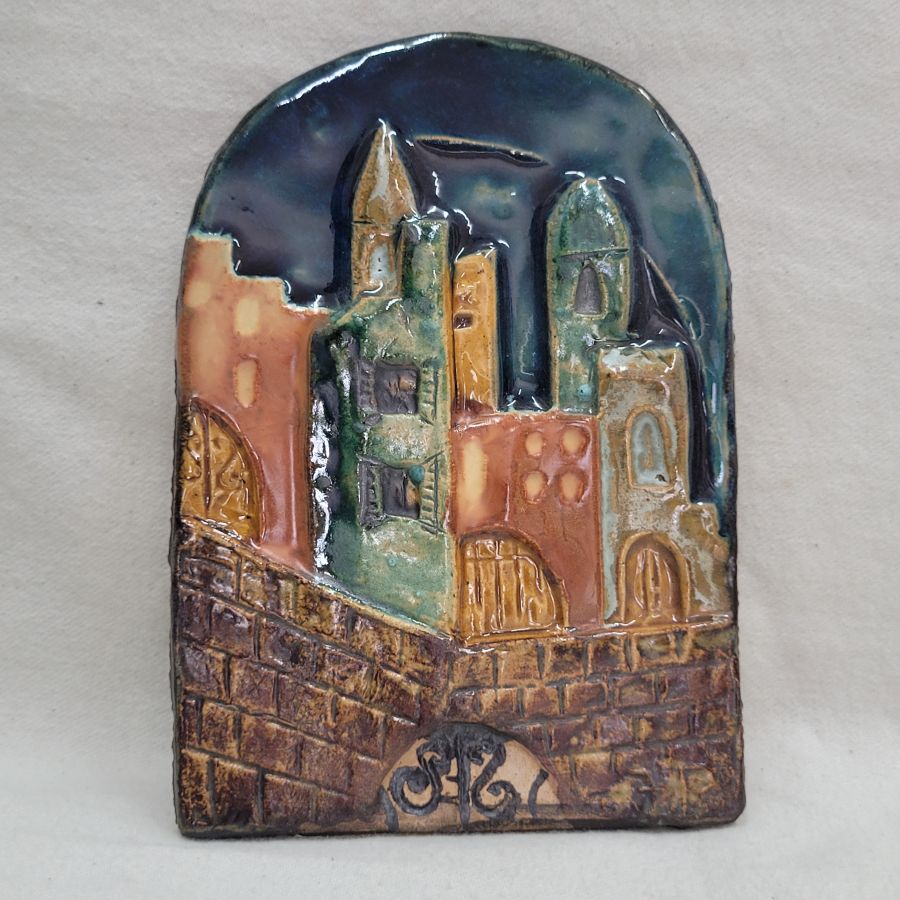 Handmade glazed ceramic Ruth Faktor King David tower tile with its Jerusalem houses. Dimension 15.5 cm X 11 cm approximately.