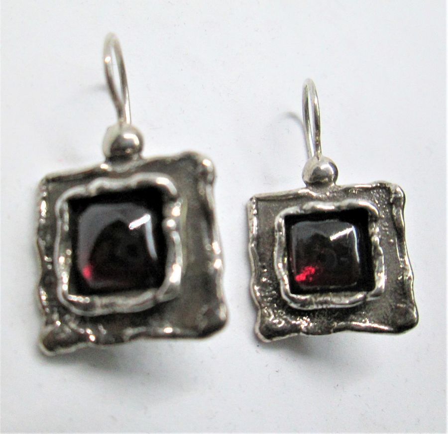The hook in silver square Garnet earrings can be changed to screw finding for non pierced ears by request. Dimension 1.75 cm X 2 cm approximately.