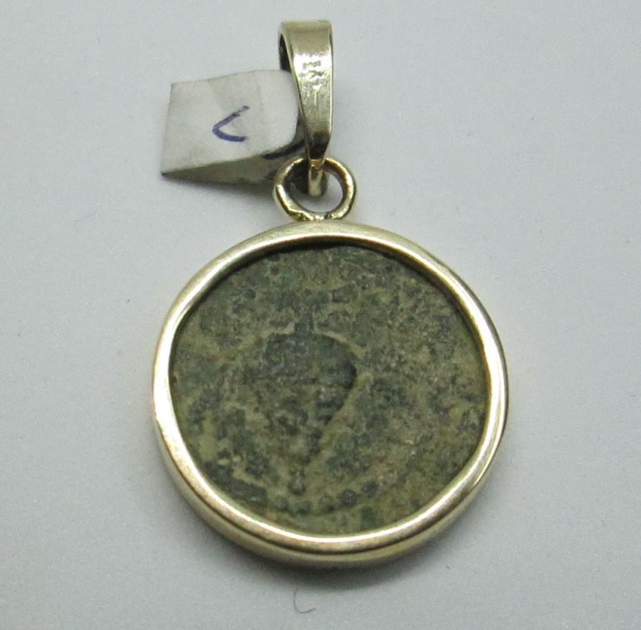 14 Carat gold round shape pendant Jewish revolt coin set with ancient genuine coin Valerius Graetus Roman procurator in Judea years 15-26AD 103 -76 B.C.