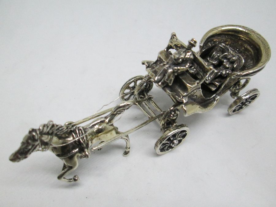 New Wed Carriage Sculpture - Image 4