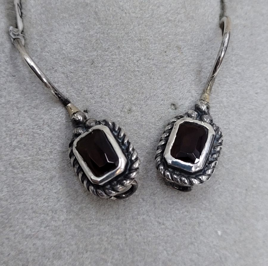 Silver earrings two Garnets - Image 3