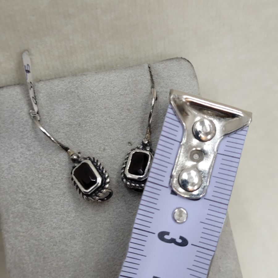 Silver earrings two Garnets - Image 4