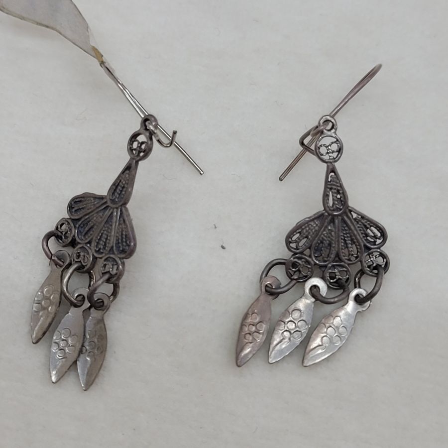 Dangling Yemenite Filigree earrings - Image 4