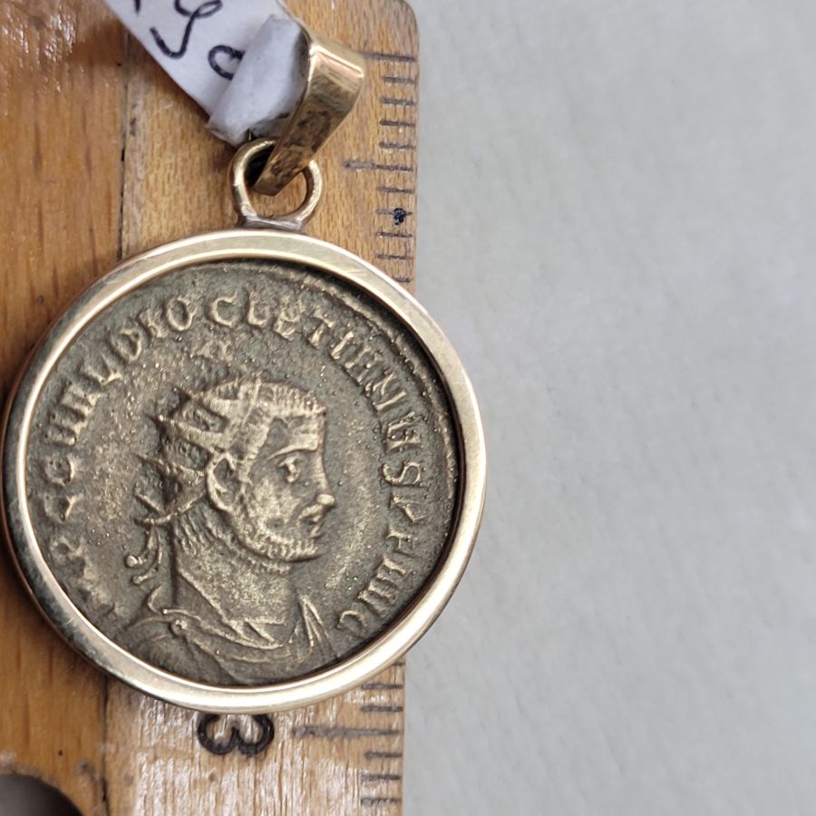 Gold pendant antique coin - Image 4
