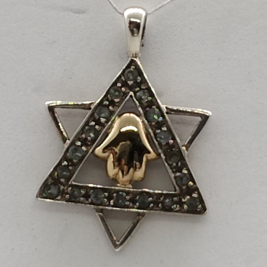 Sterling silver Magen David star gold Hamsa Pendant and green Peridot faceted stones. Dimension 1.8 cm X 2.1 cm X 0.26 cm.