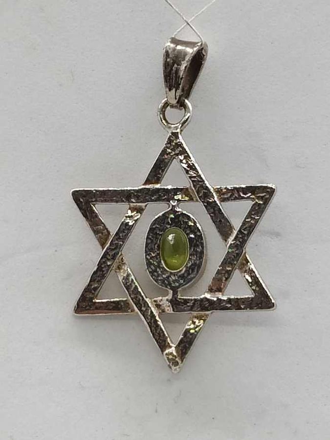 MagenDavid Pendant Classic Peridot - Image 2