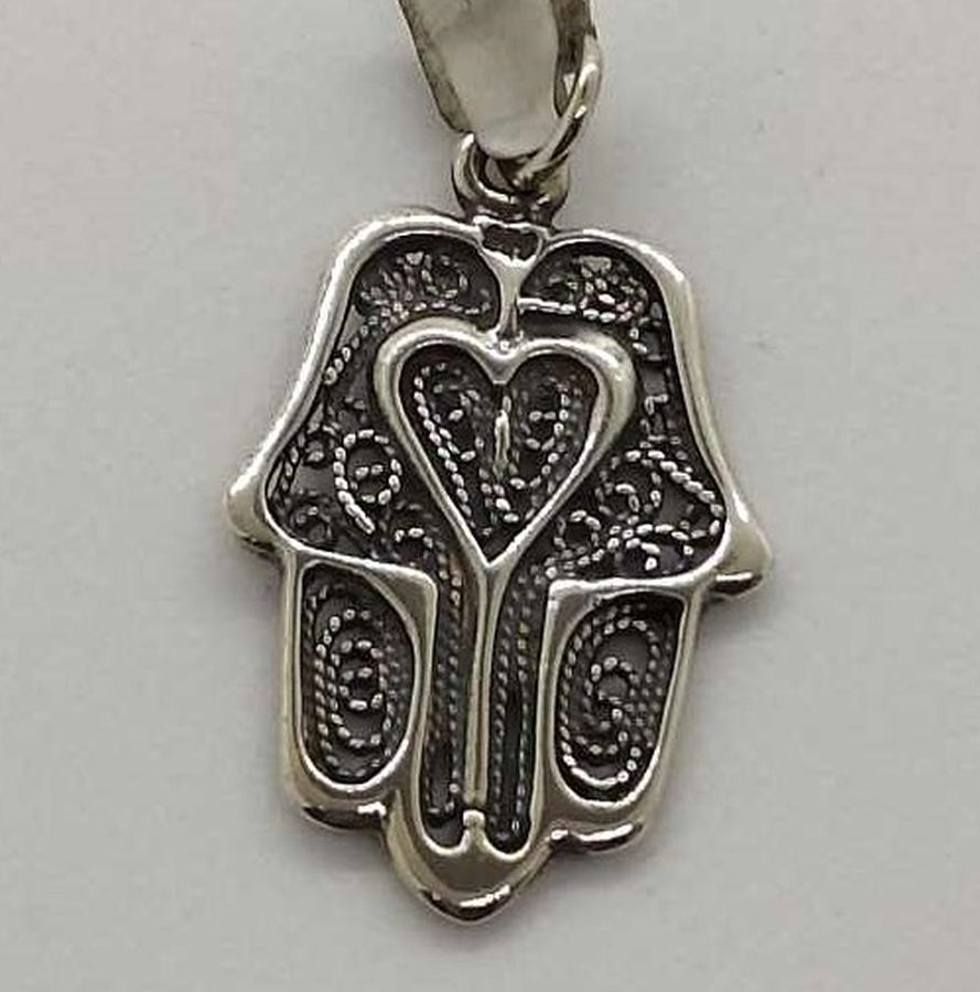 Hamsa Pendant Filigree Heart - Image 3