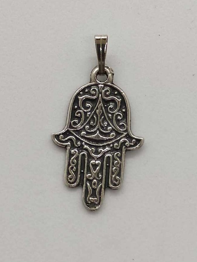 Small Hamsa Pendant Engraved - Image 2