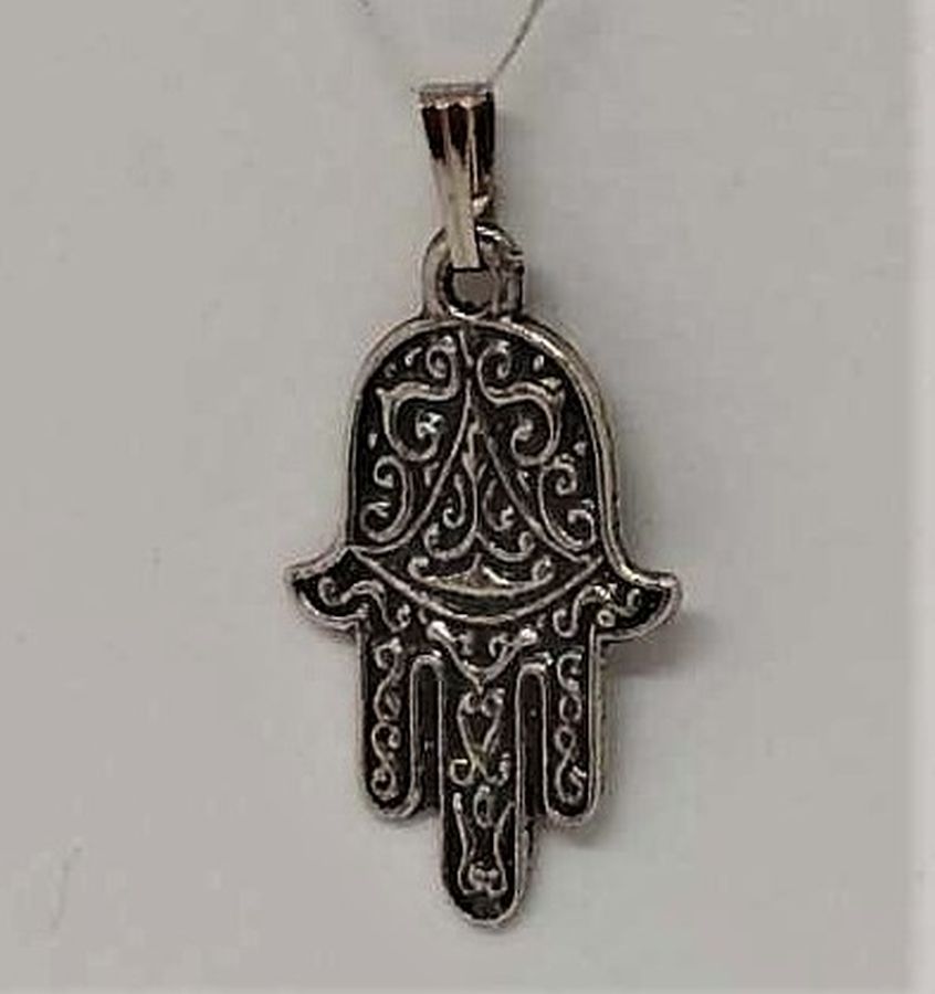 Small Hamsa Pendant Engraved - Image 3