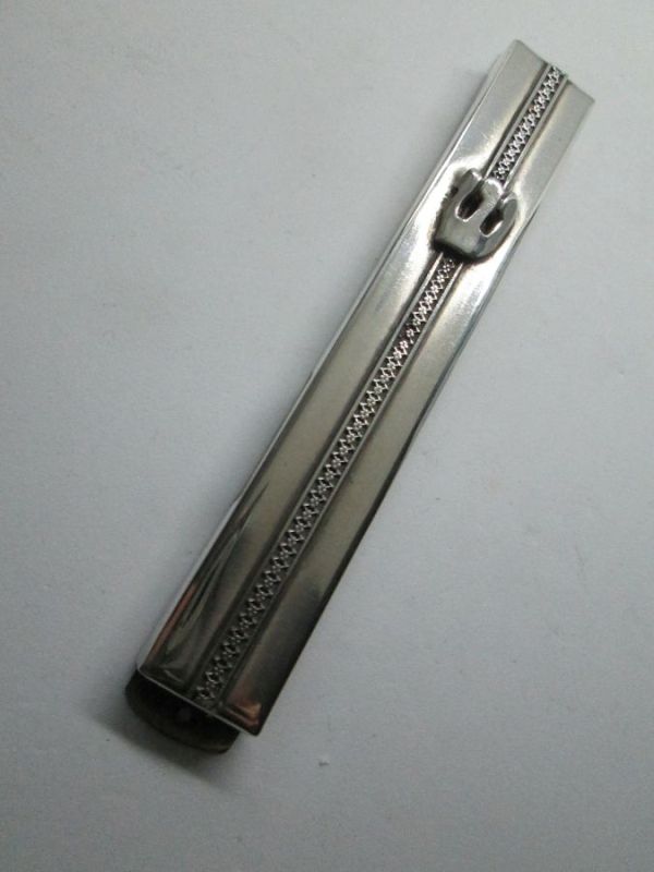 Yemenite filigree rectangular Mezuzah silver sterling suitable for parchment up to 10 cm. Dimension 1.5 cm X 11 cm approximately.