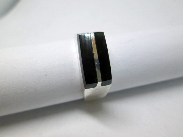 Two Onyx Man Ring - Image 3