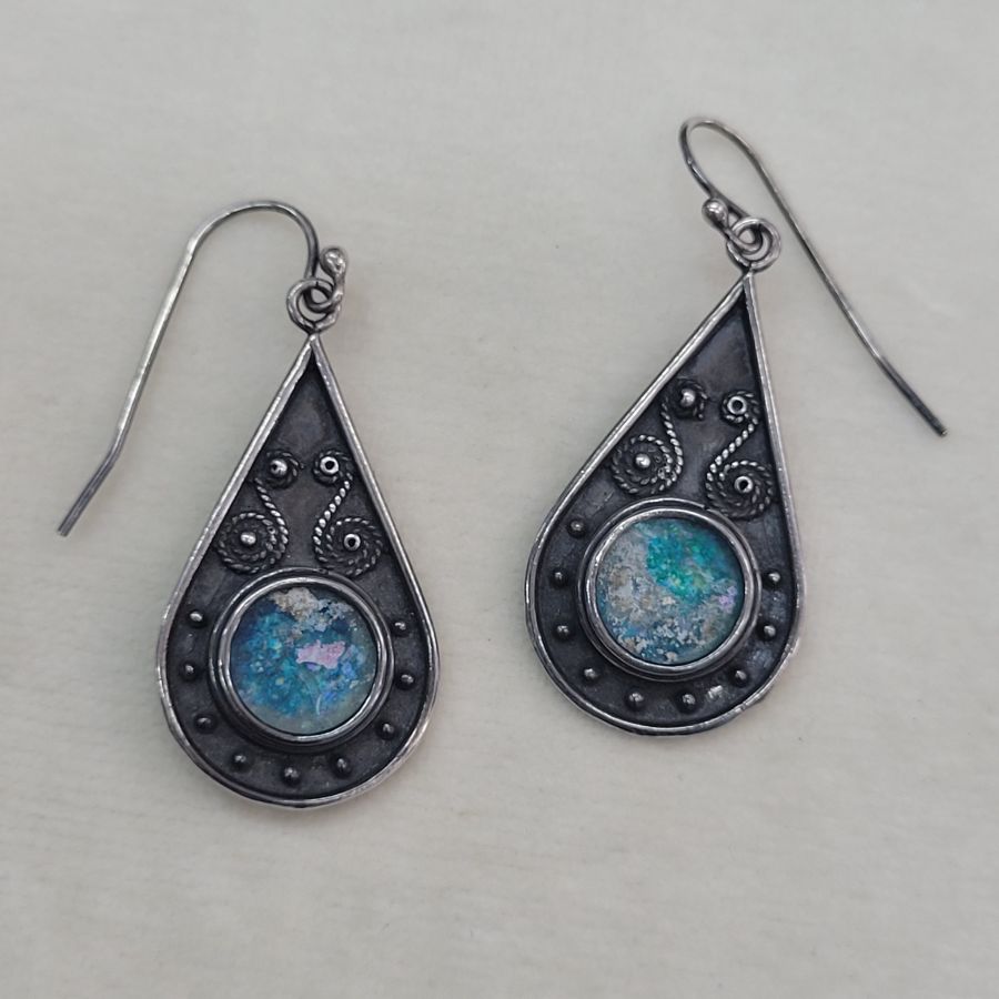 Filigree earrings Roman glass - Image 3