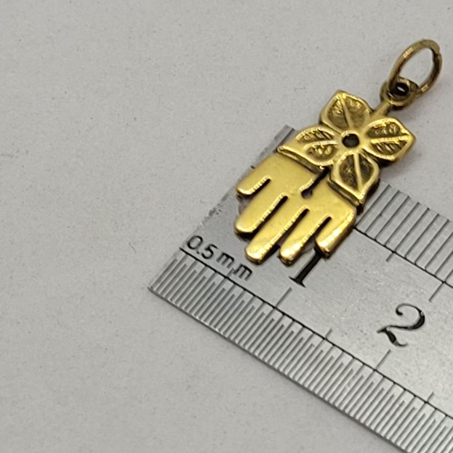 Chamsa Pendant 4 Leaf - Image 4