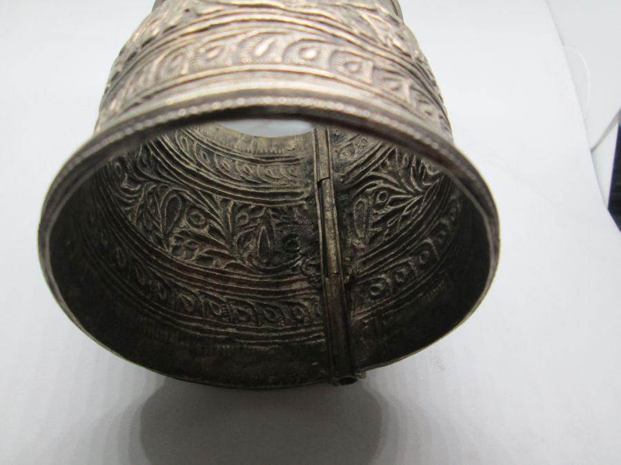 Vintage Jewelry Wide Bracelet - Image 4