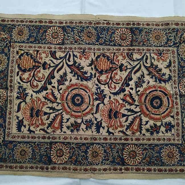 Middle East Tablecloth Vintage. Handmade cotton tablecloth with natural colors vintage and floral designs. Dimension 40 cm X 60 cm approximately.