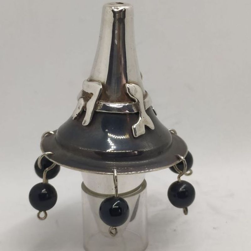 Chanukah contemporary dreidel silver sterling Contemporary style set with black Onyx stones. Dimension diameter 4.2 cm X 7 cm approximately.