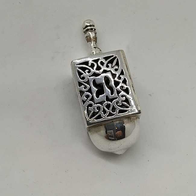 Chanuka Dreidel Silver Cutout - Image 3