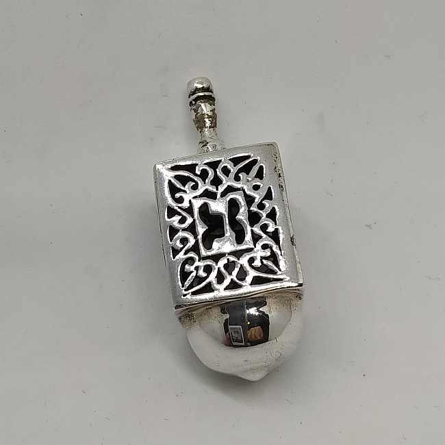 Chanuka Dreidel Silver Cutout - Image 4