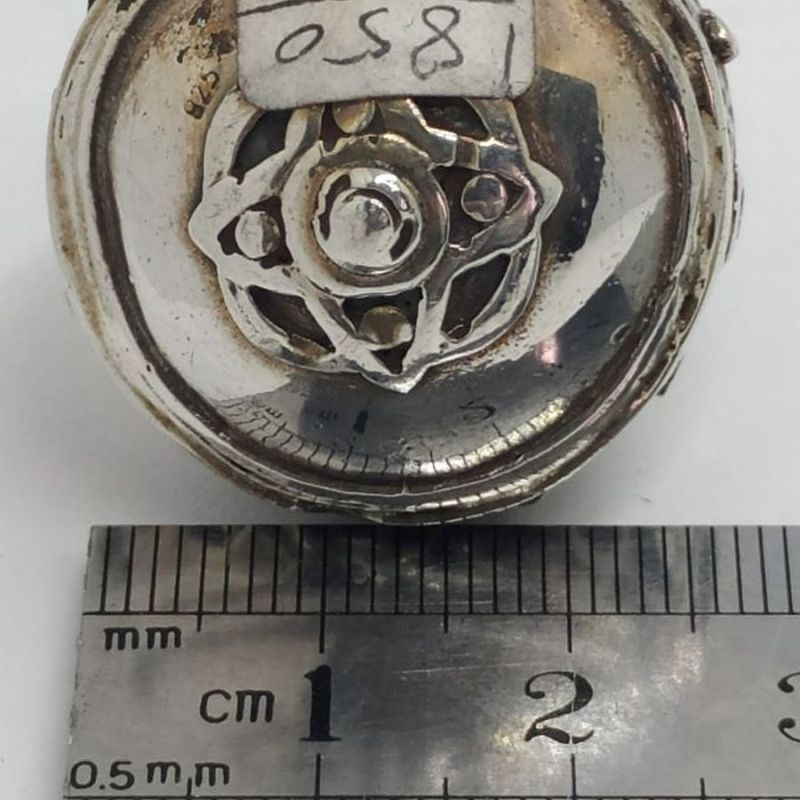 Dreidel Foliage Carved Silver - Image 4