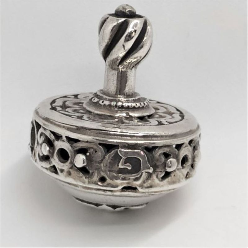Dreidel Foliage Carved Silver - Image 8