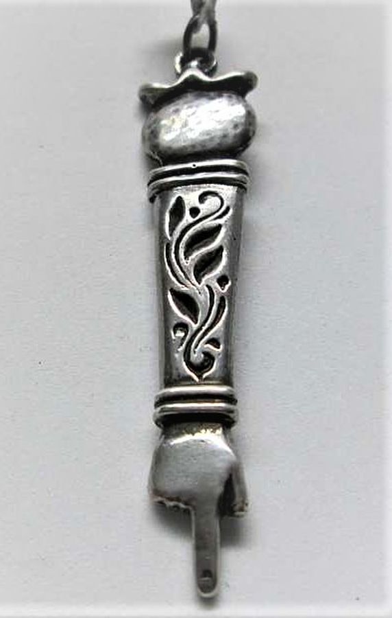 Torah Yad Pointer Pendant - Image 4