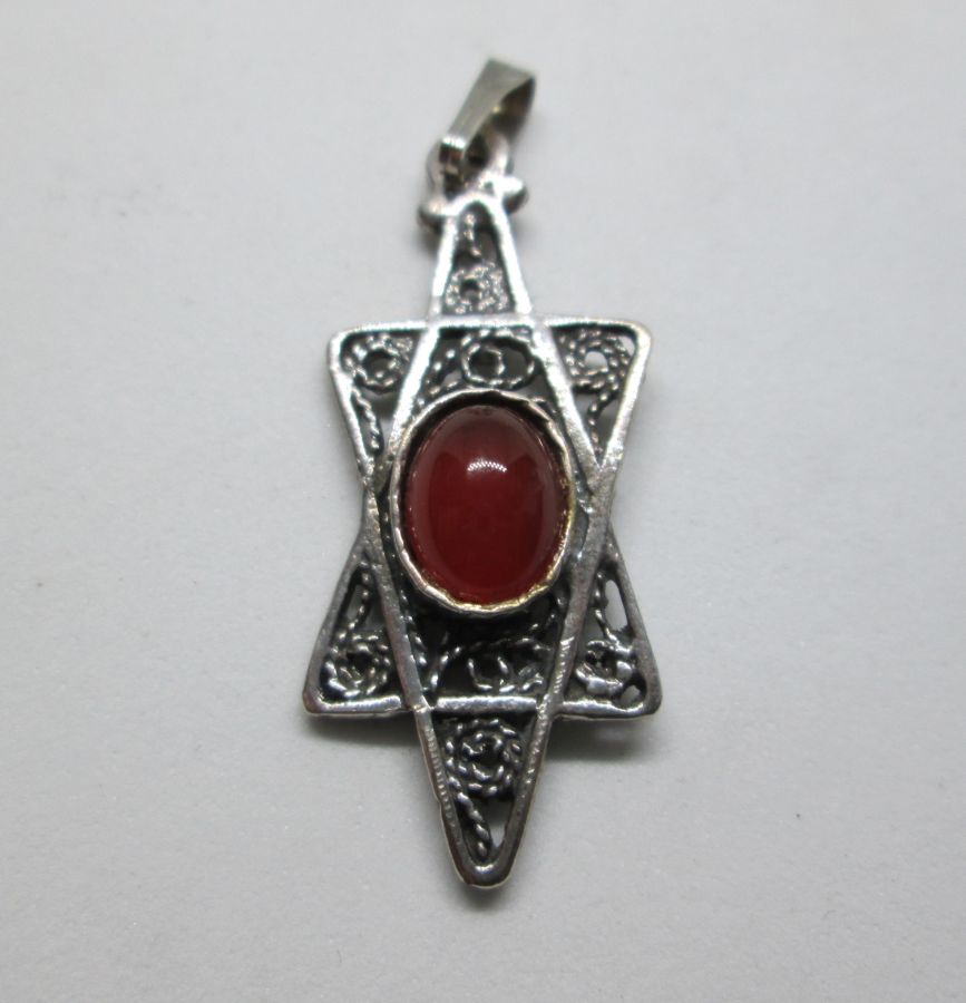 Sterling silver MagenDavid pendant filigree Agate stone handmade suitable for ladies and girls. Dimension 1.9 cm X 3.8 cm approximately.
