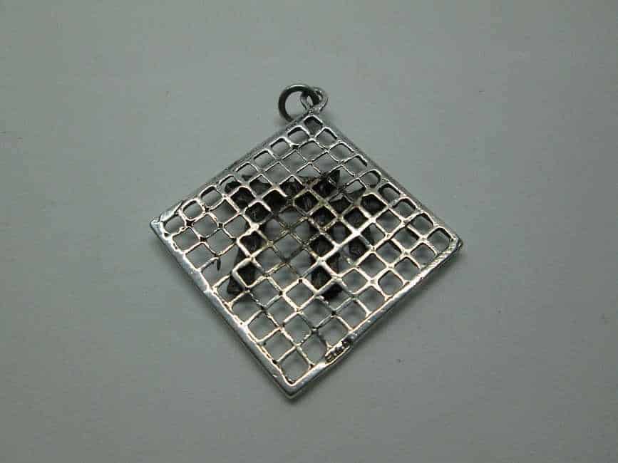 Chai Square Net Pendant - Image 3