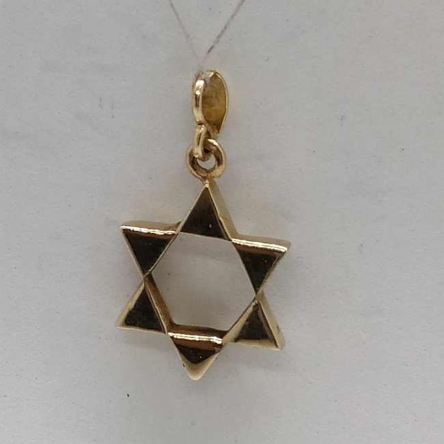 Star Pendant Solid Medium - Image 4