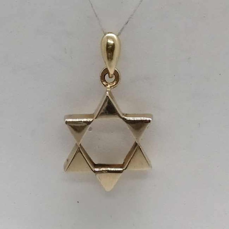 Star Pendant Solid Medium - Image 5