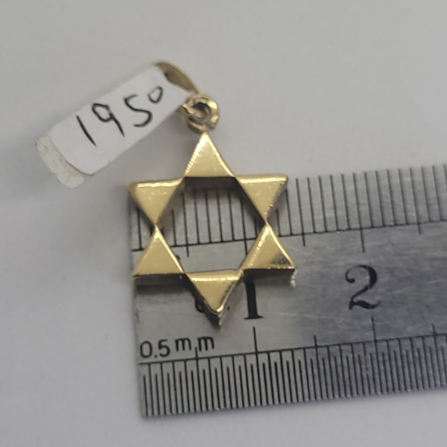 Star Pendant Solid Medium - Image 8