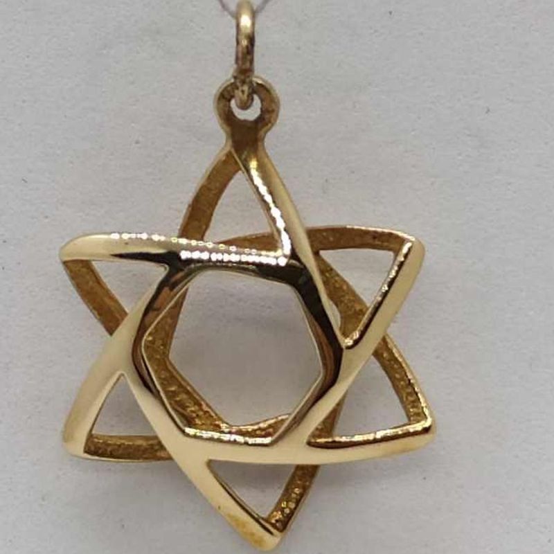14 Carat yellow gold Magen David star 3 dimension pendant handmade two half rounded stars on each side 2.6 cm X 1.7 cm X 0.4 cm.