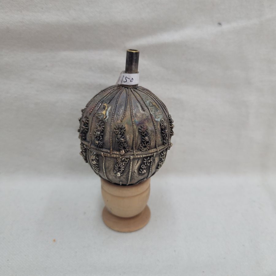 Hanukah Dreidel Sevivon Silver Yemenite Vintage handmade with engraved letters. Dimension diameter 4 cm X 7 cm approximately.