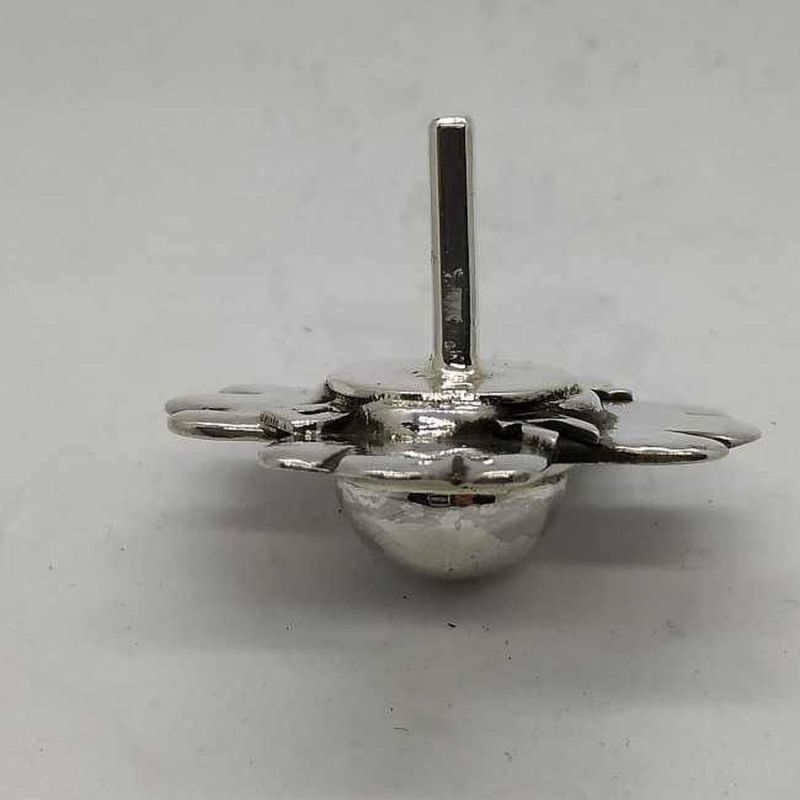Handmade sterling silver Hanukah Dreidel Four Cloves and shiny smooth polish. Dimension 3.25 cm X 3.25 cm X 2.75 cm