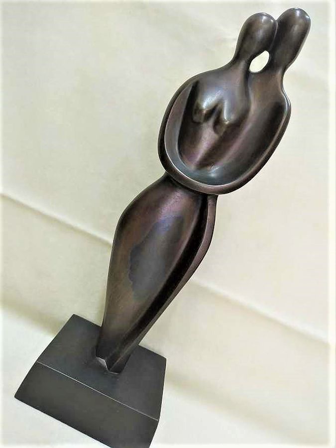 Bronze Sculpture Loving Couple - Image 10