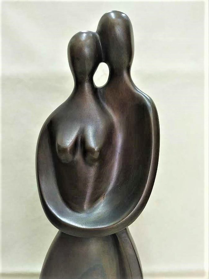 Bronze Sculpture Loving Couple - Image 3