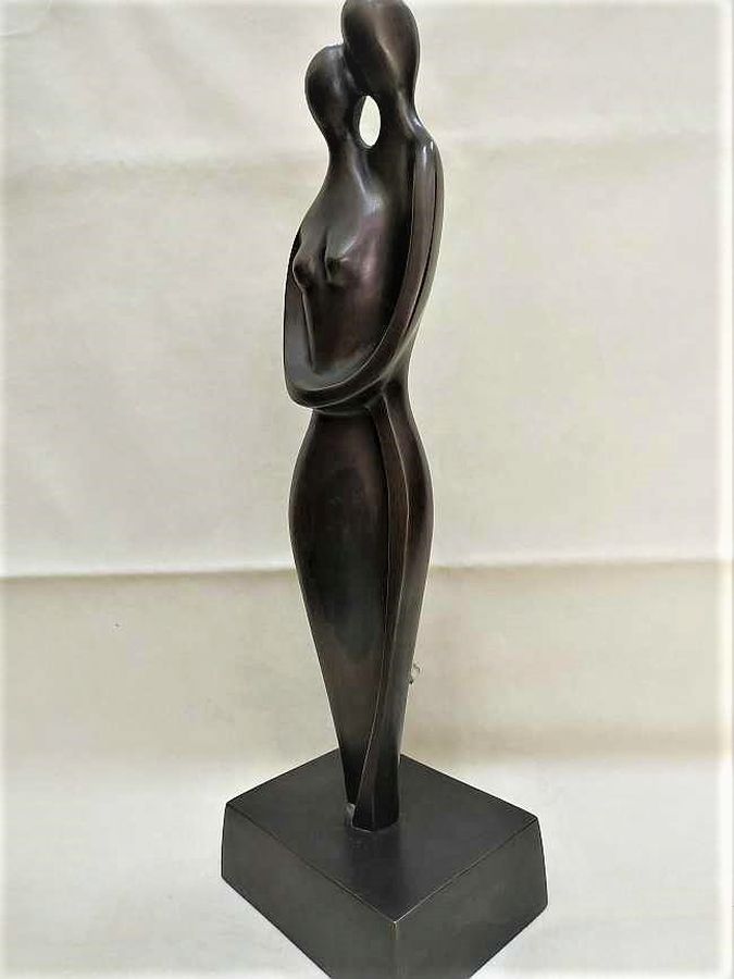 Bronze Sculpture Loving Couple - Image 5