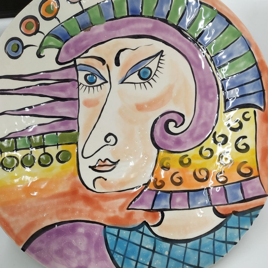 Ceramic Dish Ulshanski Queen handmade. An original handmade glazed ceramic dish with a queen face. Dimension diameter 37.5 cm approximately.