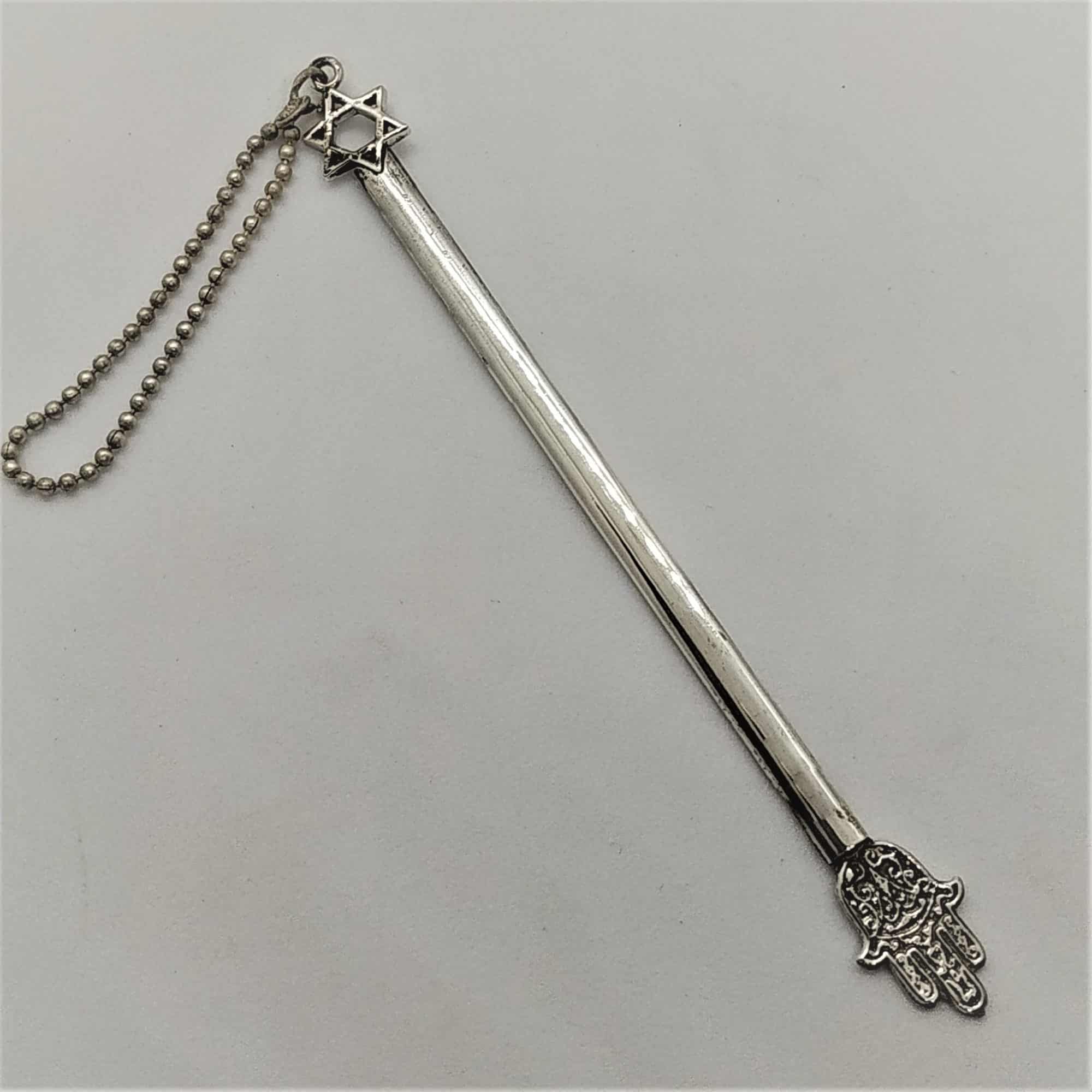 Silver Torah Yad Pointer DavidStar handmade by Samy Ghatan Katan.You can have a Hebrew name hand engraved on Yad. Dimension 10.5 cm X 1 cm.