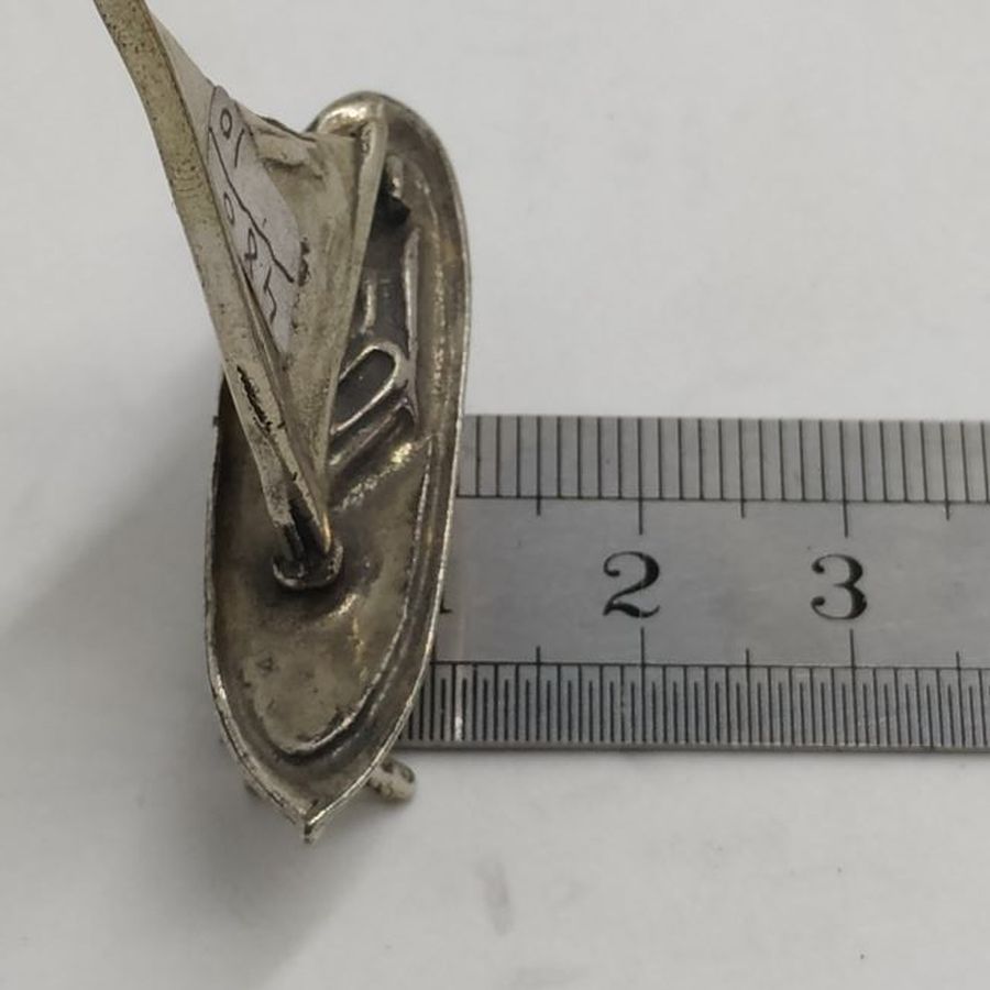 One sail boat Sculpture - Image 6