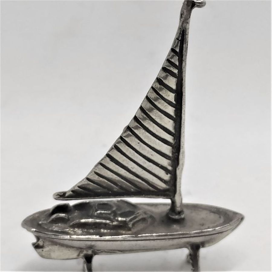 One sail boat Sculpture - Image 8