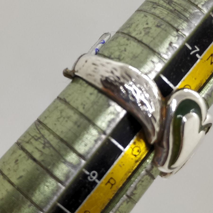 Two Enameled Hearts Ring - Image 4