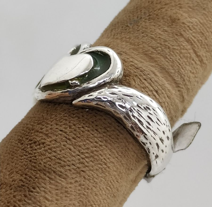 Two Enameled Hearts Ring - Image 7
