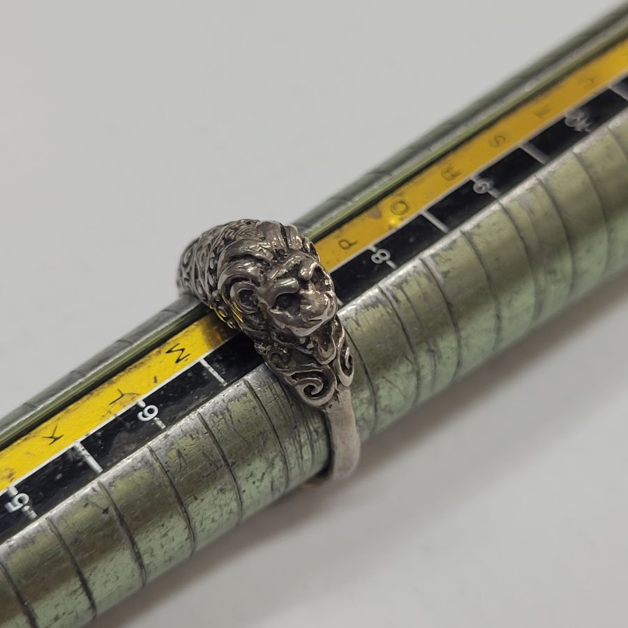 Silver lion head ring - Image 6