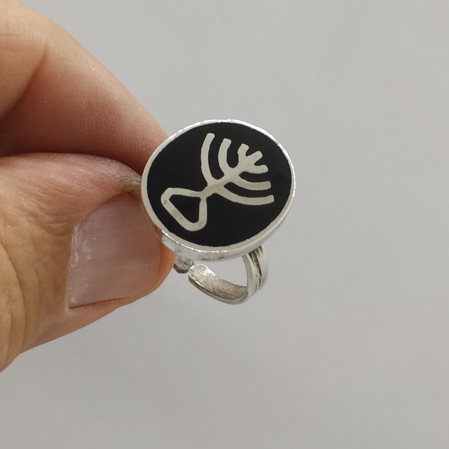 Vintage handmade sterling silver Menorah ring vintage adjustable size with black enamel oval shape. Dimension 1.7 cm X 1.3 cm approximately.